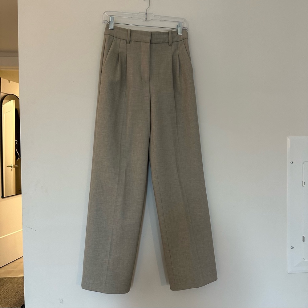 Aritzia Effortless Pants in Heather Ashen